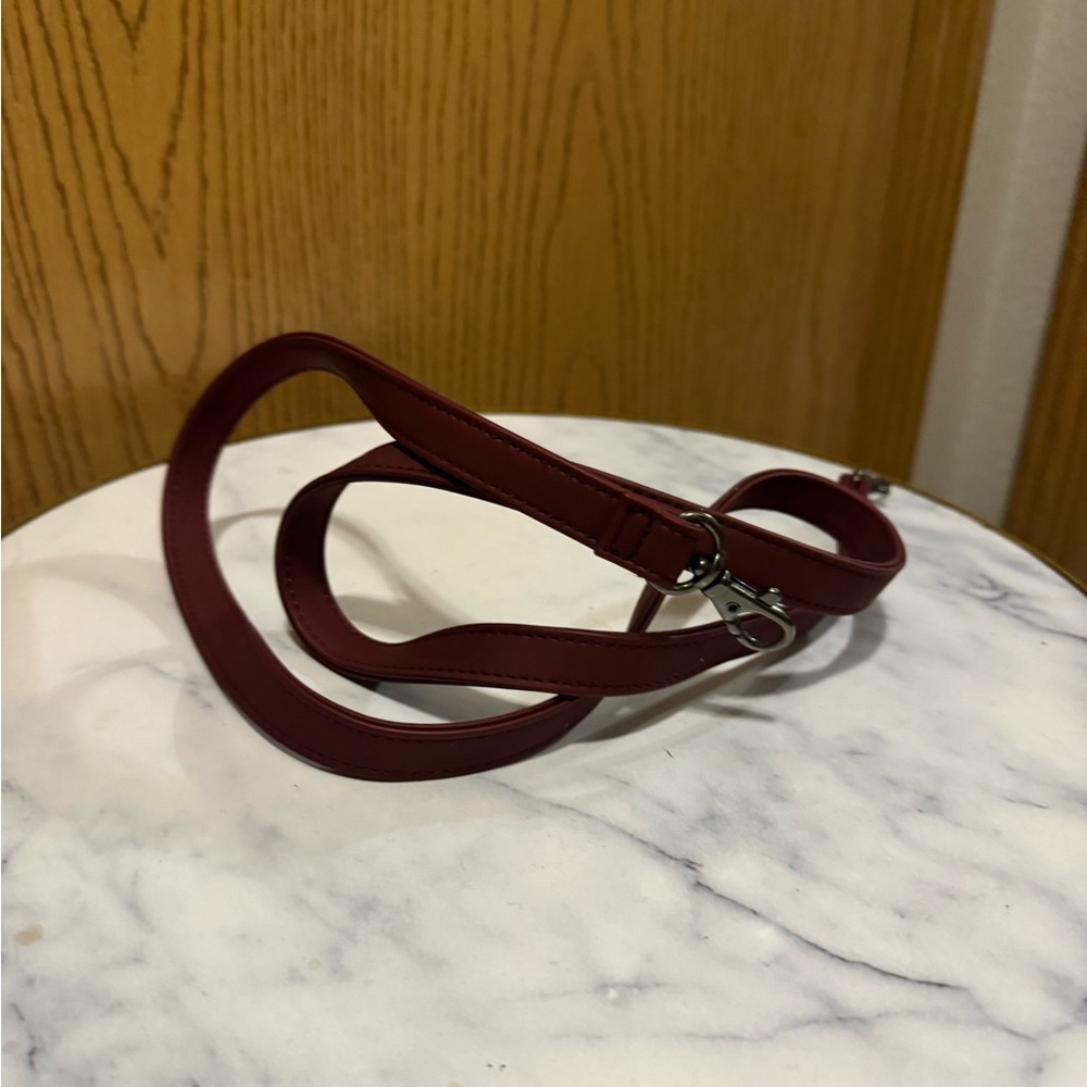 Chic Red Crocodile Pattern Cosmetic Bag - image 5